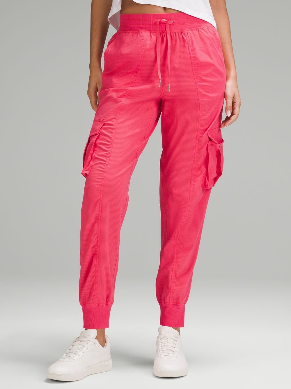 NWT Dance Studio Relaxed-Fit Mid-Rise
Cargo Jogger Glaze Pink - size S